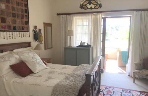 Die Barakke House | Frog Song Suite