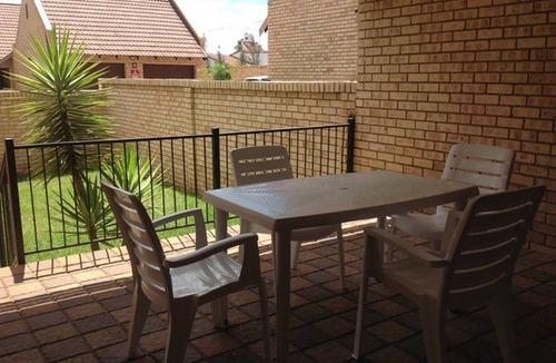 Bloemfontein House | Fully Furnished Pentagon Park