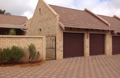 Bloemfontein House | Fully Furnished Pentagon Park
