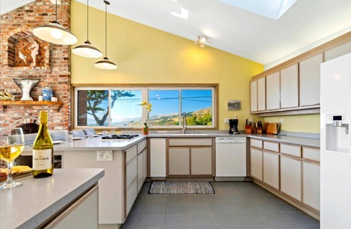Salmon Creek House | Fun-in-the-Sun! Bodega Bay Playcation~Walk2Beach/WiFi/Sauna~Ocean Oasis