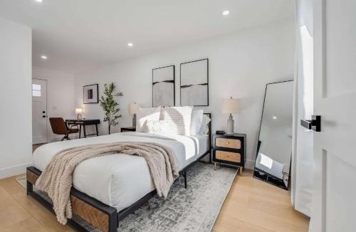 Sunnyvale West House | Furnished 1BR WiFi Parking Patio Desk