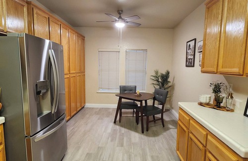 Roseville House | Furnished 2 Bedroom house with an office in Roseville