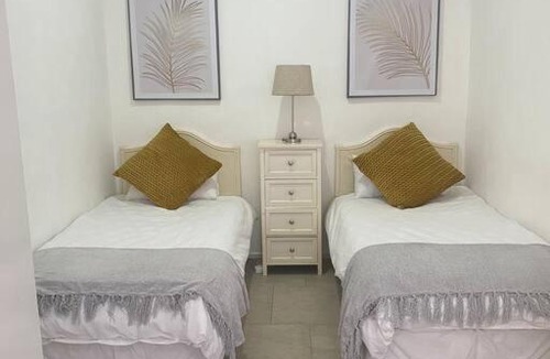 Kloof Apartment | “Fyndraai” the home away from home