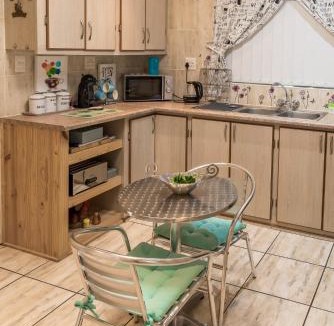 Bayswater House | Gabbys Cottage Guesthouse