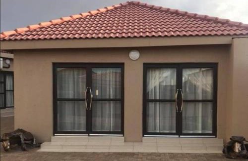 Taung Station House | Gaediwe Guesthouse