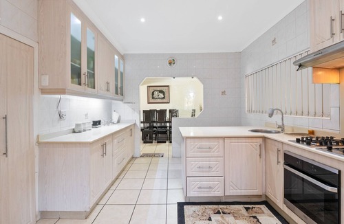 La Lucia House | Gainsford Place 26 - Five Bedroom House, Sleeps 10