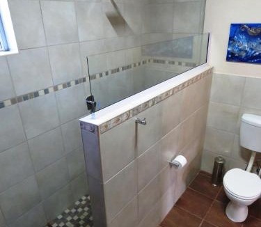 Gansbaai Apartment | Gansbaai Central Accommodation Sleeps 2 adults and 2 kids under 10 years