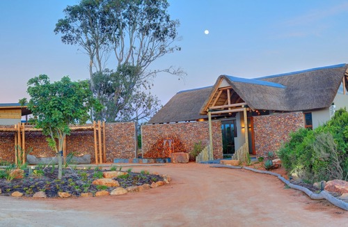 Albertinia Hotel | Garden Route Game Lodge