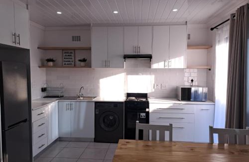 Parow North House | Garden studio flat