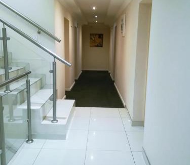 Bezuidenhout Valley Hotel | Garden Top Hotel