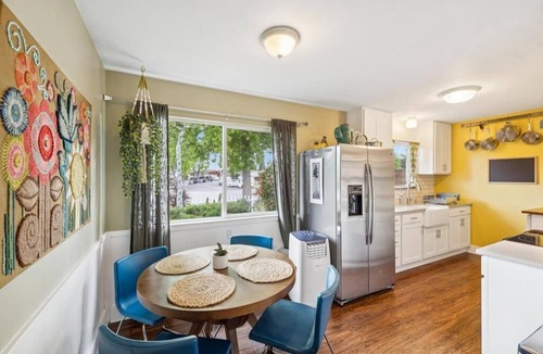 Willow Glen House | Gardens, Fire Pit, Fenced Yard