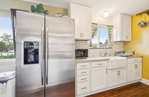 Willow Glen House | Gardens, Fire Pit, Fenced Yard
