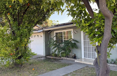 Niles District House | Gated 2-bedroom house in central Fremont with refreshing AC and parking garage