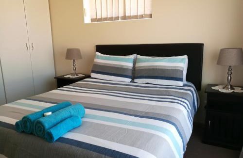 Kenridge Apartment | Getaway Self-Catering Tyger Valley