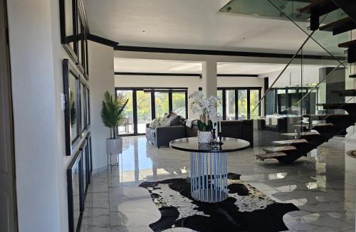Sasolburg Villa | Gillino Vaal River Luxury Retreat