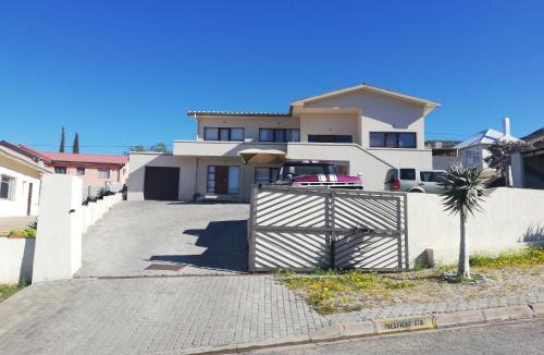 Springbok Apartment | Ginas Place
