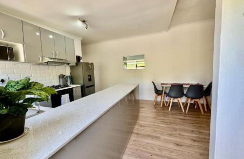 Parklands Apartment | Gizmo's Garden Cottage