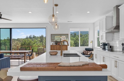 Glen Ellen House | Glen Ellen 4BR hillside retreat with hot tub & valley views — dog friendly
