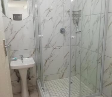Robertsham Apartment | Gold Reef Hideout