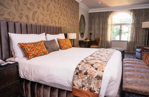 Scottsville Hotel | Golden Horse Hotel
