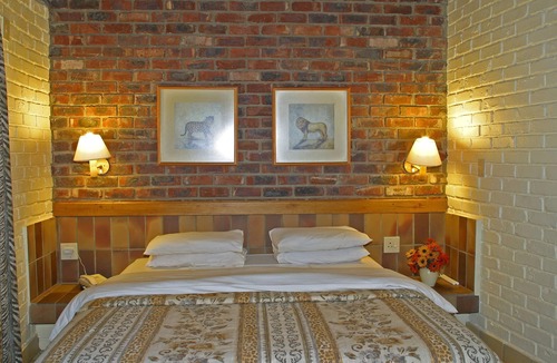 Pilanesberg National Park Cabin | Golden Leopard Resorts - Manyane Resort