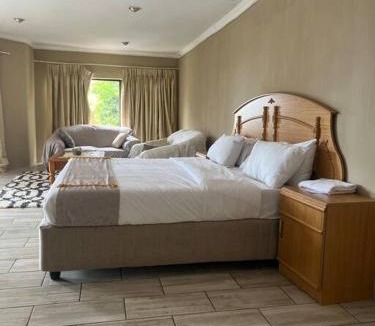 Garsfontein House | Goldpot Garsfontein 6 minutes away from SunBet Arena at Time Square Casino