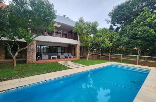 White River Villa | Golf Estate Vacation Property - Poseidon's Knoll