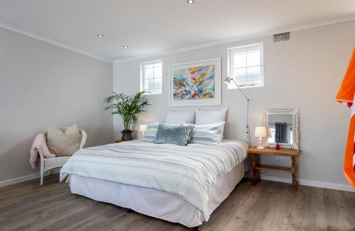 Hermanus City-Centre Apartment | Goozi Garden Cottage