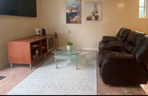 Daly City House | Gorgeous 2 bedroom house 5 min to Daly City BART
