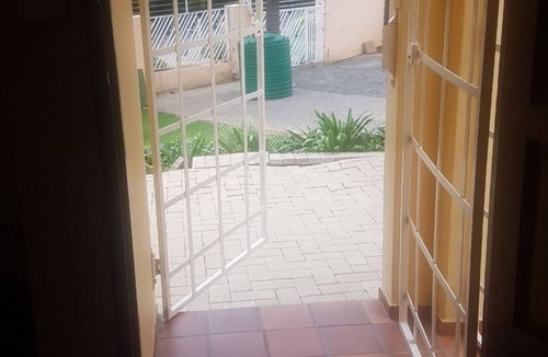 Greater Johannesburg Metropolitan Area House | Gorgeous 3 bedrooms house in a very quiet residential area 4 mins from Sandton.