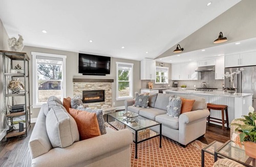 Sonoma House | Gorgeous 4BD w/Pool & Spa; 5 mins to Sonoma Square