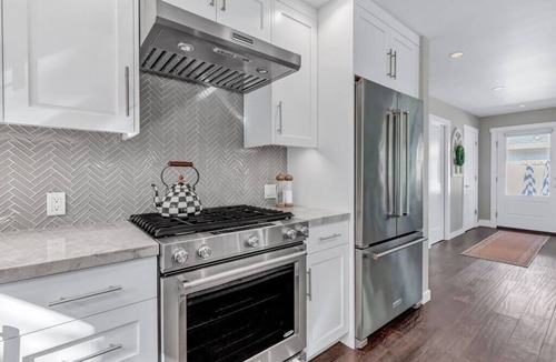 Sonoma House | Gorgeous 4BD w/Pool & Spa; 5 mins to Sonoma Square