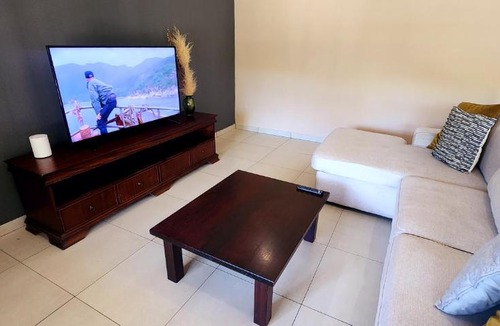 Winston Park Apartment | Gorgeous Garden Villa 3