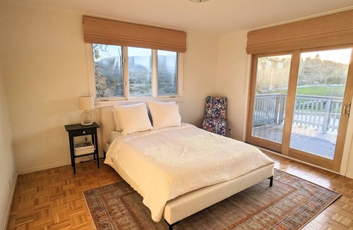 Kenwood House | Gorgeous hilltop estate with heated pool in Kenwood