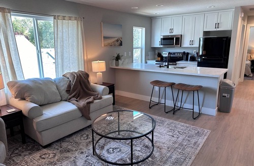 North Oak Park Apartment | Gorgeous New home - walking to UC Davis Medical Center and Shriners Hospital