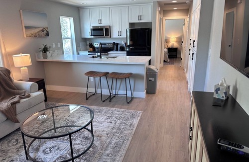 North Oak Park Apartment | Gorgeous New home - walking to UC Davis Medical Center and Shriners Hospital