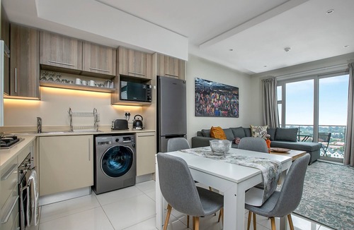Greater Johannesburg Metropolitan Area Apartment | Gorgeous Rosebank Apartment