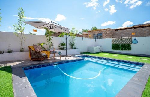 Cork House | Grace House, Mkhuhlu, spacious 4-bedroom house