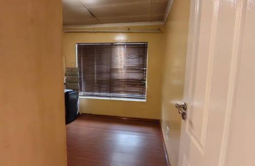 Bloemfontein House | Graceful Grasslands
