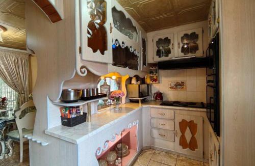 Bloemfontein House | Graceful Grasslands