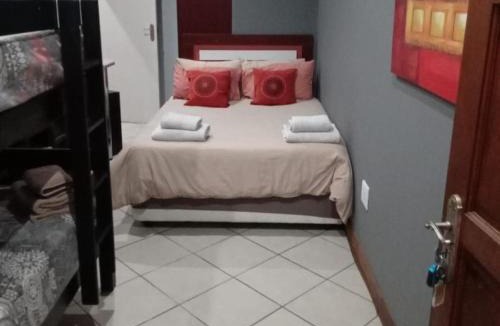 Rustenburg House | Grand Central Guesthouse