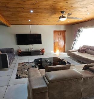 Greater Johannesburg Metropolitan Area Cabin | Grand Diamond Lodge
