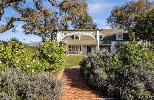 San Martin House | Grand Wine Country 6BR Retreat Hot Tub & Views
