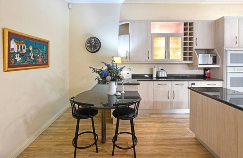 Franschhoek Villa | Grande Plaisir! Luxury Holiday Home for family or friends traveling together.