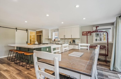 Comstock Acres House | Granlibakken Getaway by Tahoe Getaways - Tahoe City 3 BR + Hot Tub + Dog OK