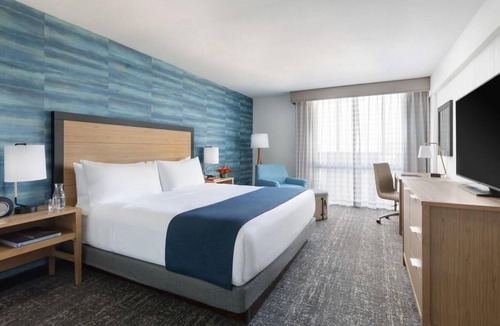 Fisherman's Wharf House | Great Hotel In A Fantastic Location! Game Room, Onsite Bar, Pet-friendly!
