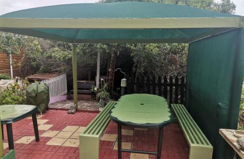 Kouga Apartment | Green Door