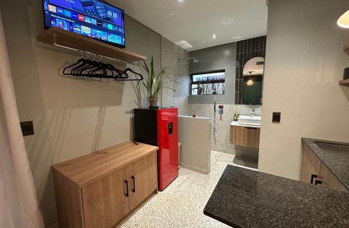 Potchefstroom House | Green Ivy Luxury Room with Private Garden