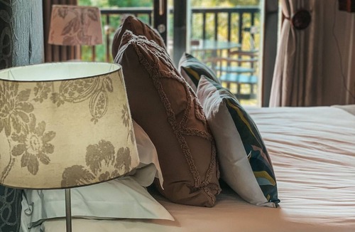 White River Hotel | Greenway Woods Resort