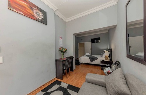 Greater Johannesburg Metropolitan Area Bed & Breakfast | Grey Room!